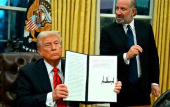 Após tarifaço de Trump, governo Lula marca reunião e estuda “reação cautelosa”