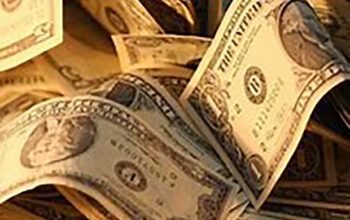 Dólar volta a subir com inflação no Brasil e nos EUA. Ibovespa avança