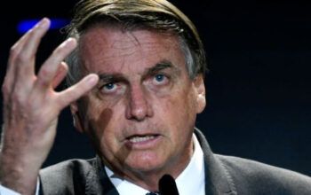 Elio Gaspari prevê que Bolsonaro vai pedir asilo em uma embaixada e não passará um dia na cadeia se condenado