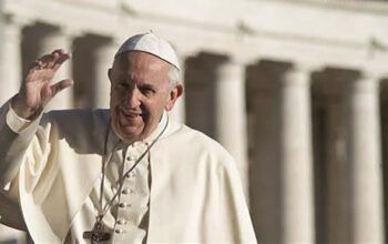 Papa Francisco comemora 12 anos de pontificado com festa no hospital