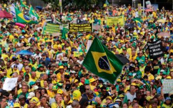 PM, USP e Datafolha divergem sobre números de comparecimento de público ao ato de Bolsonaro em Copacabana - Vídeo
