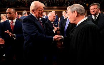 Presidente da Suprema Corte repreende Trump após ameaça de destituição de juízes