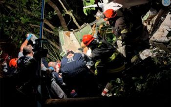 Queda de avião de pequeno porte deixa um morto no litoral de São Paulo