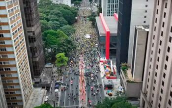 Após falar em 1 milhão, Bolsonaro reúne 45 mil pessoas em ato por anistia na Paulista