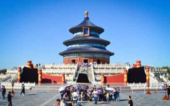 China diz que vai transformar "tarifaço" dos EUA em "oportunidade"