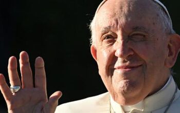 Homilia resgata legado de união do papa: “Construir pontes, não muros”