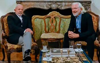 Lula se encontrou com Assange em viagem a funeral do papa Francisco: “Exemplo para todos”