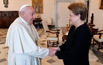 “Um dos maiores homens dos séculos XX e XXI”, diz Dilma sobre papa Francisco