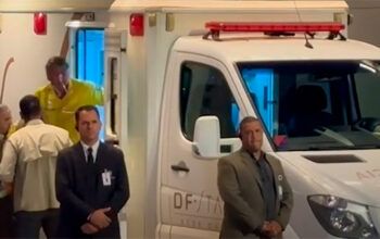 Bolsonaro chega a Brasília depois de passar a madrugada  sob monitoramento contínuo no Hospital Rio Grande