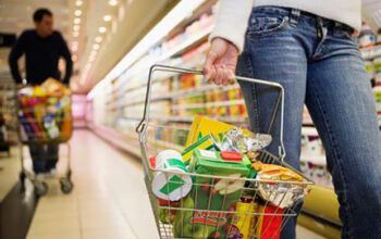 A pobreza no Brasil cai pelo terceiro ano seguido, diz Banco Mundial