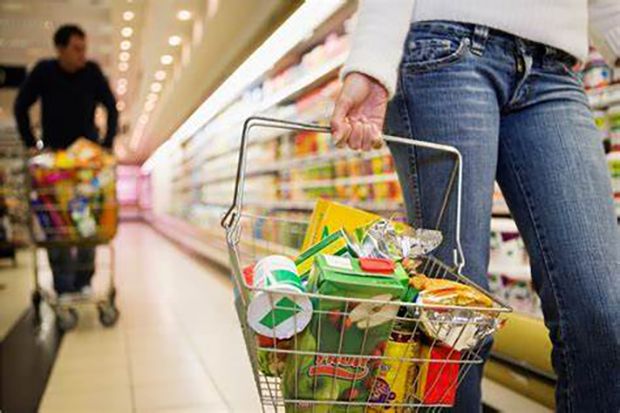 A pobreza no Brasil cai pelo terceiro ano seguido, diz Banco Mundial