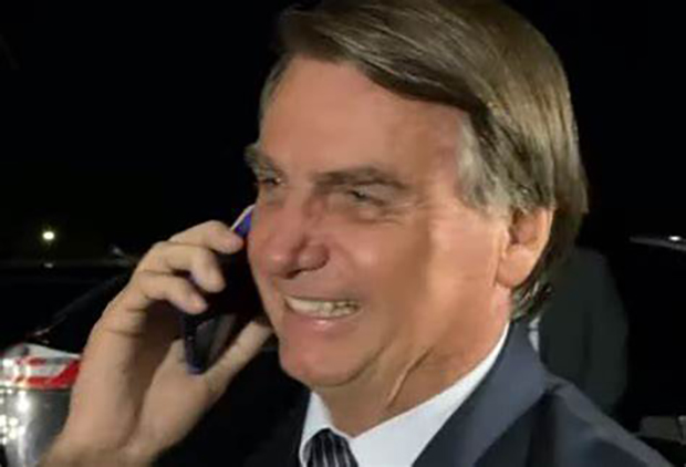 Bolsonaro ligou para Mourão e fez pedido antes de senador depor ao STF