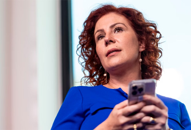Condenada pelo STF, Zambelli pede Pix a seguidores para pagar R$ 2 mi
