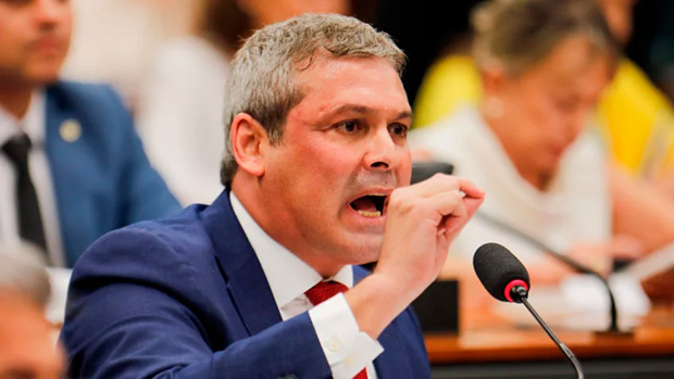 Deputados do PT apresentam moção de repúdio contra ameaças dos EUA a Moraes