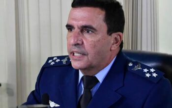 Ex-comandante da Aeronáutica desmente Freire Gomes e confirma voz de prisão a Bolsonaro