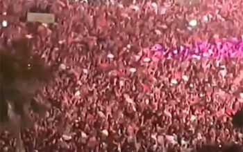 Fãs de Lady Gaga fazem ‘sinfonia’ com milhares de leques em Copacabana