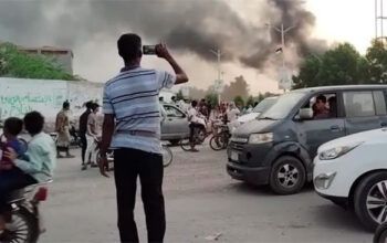 Israel ataca Hodeidah, no Iêmen, após alertas de retirada, dizem Houthis