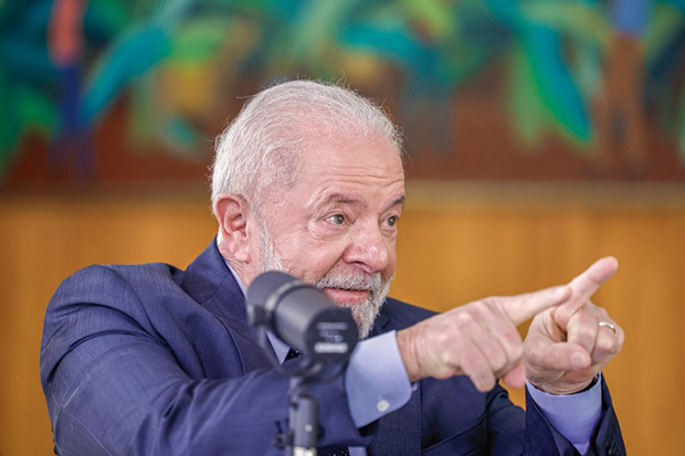 Lula chama fraudes no INSS de “assalto”: “Foram no bolso do povo”