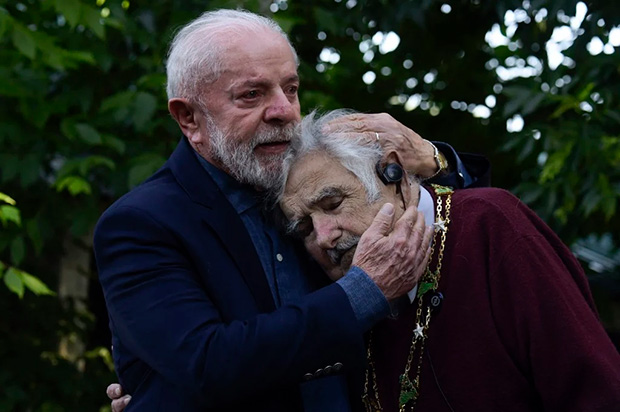 Lula confirma presença em velório de Pepe Mujica