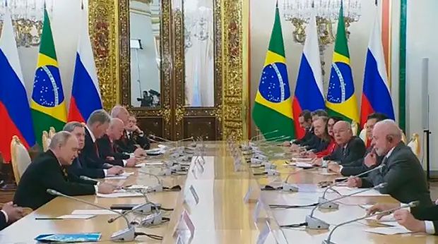 Lula detona Trump e defende “estreitar” relações com a Rússia em reunião com Putin