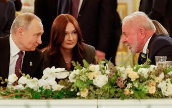 Lula participa de jantar com Putin em Moscou na véspera do Dia da Vitória