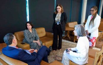 Ministro Barroso solidariza-se com oficial de justiça constrangida por Bolsonaro na UTI