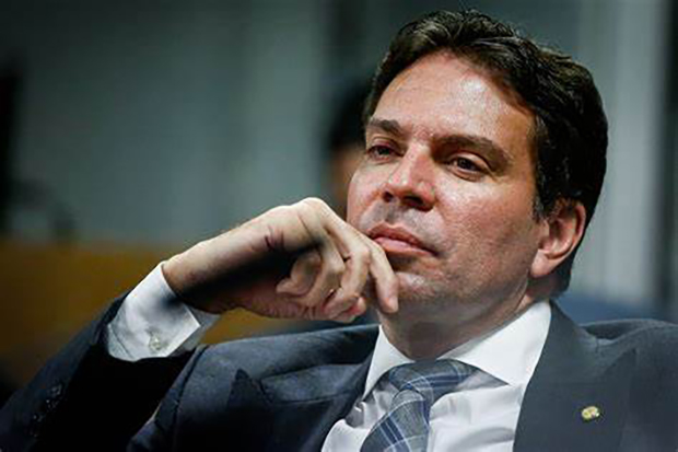 Moraes vota contra manobra da Câmara para beneficiar Bolsonaro e Ramagem