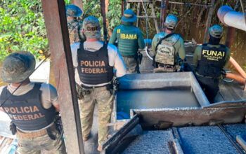 Operação combate garimpo ilegal no Vale do Javari, no Amazonas; dragas e diversos maquinários foram destruídos