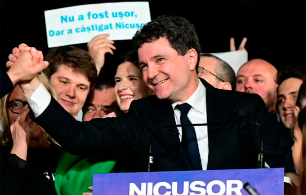 Candidato pró-europeu surpreende e vence rival da extrema direita na Romênia