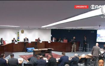 Almirante se contradiz ao dizer que passou comando da Marinha no fim de 2022