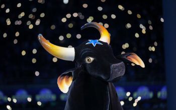 Caprichoso brilha no bumbódromo com toada polêmica, crítica  à ditadura militar e abertura da apresentação com "Cálice"