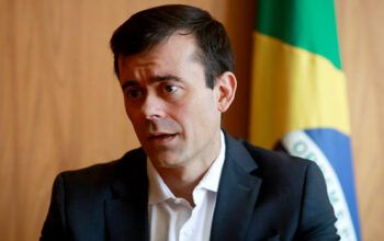 Governo tem superávit de quase R$ 20 bi em 12 meses