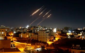 Líder supremo do Irã, aiatolá Ali Khamenei, alerta: "Começa a batalha"