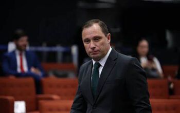 Moraes determina prisão de Cid, revoga decisão e manda PF ouvi-lo