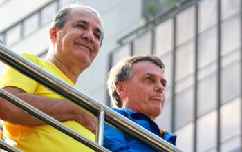 Na Paulista, Bolsonaro usa slogan de Trump: “Make Brazil great again”