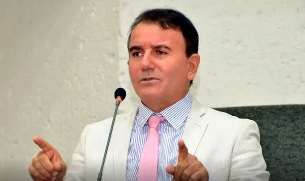 Prefeito de Palmas é preso por vazamento de informação no STJ
