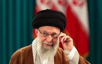 Trump diz que líder supremo do Irã é alvo fácil, mas afirma que não vai matá-lo 'por enquanto'