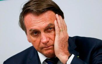 Bolsonaro é obrigado a usar tornozeleira eletrônica e proibido de usar redes sociais