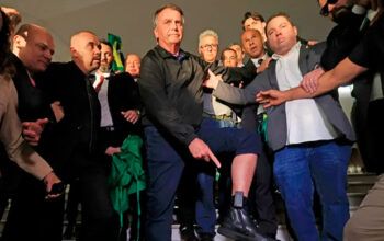 Bolsonaro tem até as 21h13 para se explicar a Moraes sob pena de ser preso