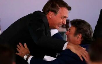 Celular de Bolsonaro tinha mensagens para ministro Fux