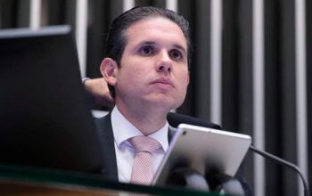 “Congresso da Mamata”: campanha viraliza e detona Hugo Motta e Alcolumbre