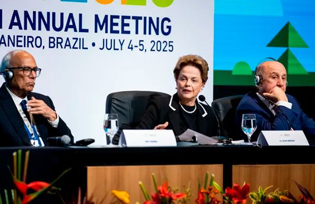 Dilma anuncia US$ 6,3 bi do banco dos Brics para projetos estratégicos no Brasil