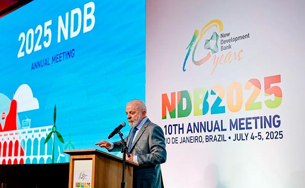 Lula critica a austeridade fiscal: “O pobre fica mais pobre e o rico fica mais rico”