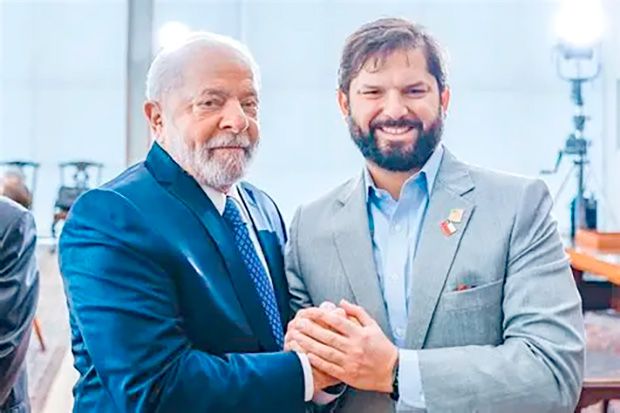 Lula participa hoje de cúpula no Chile em defesa da democracia