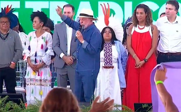 Lula reage a interesse dos EUA em minerais estratégicos: “Aqui ninguém põe a mão”
