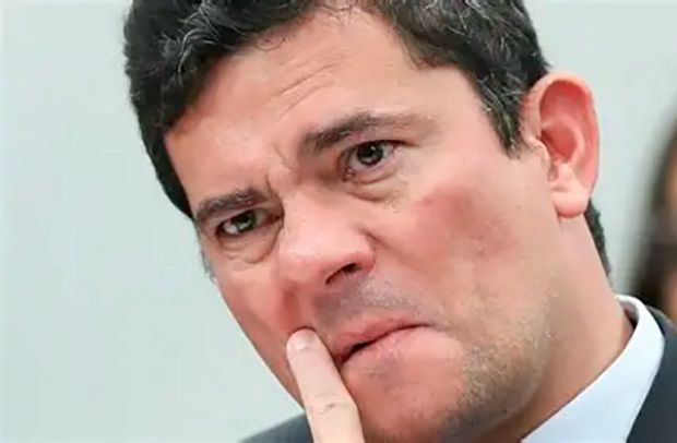 Moro chama Lula de hipócrita por vetar PL que aumentava de 513 para 531 o número de deputados federais; Moro votou contra