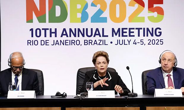 Ninguém quer assumir lugar dos Estados Unidos, diz Dilma Rousseff