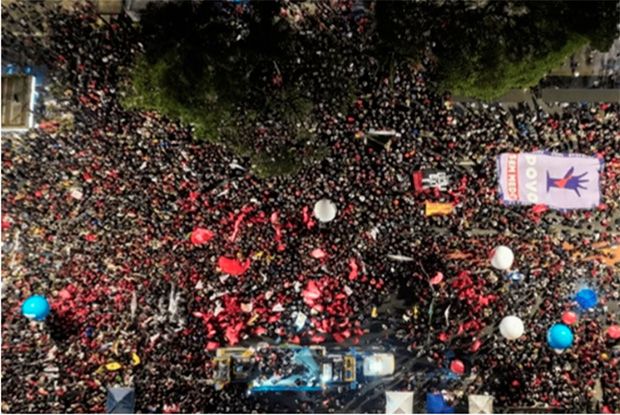Ato da esquerda levou mais gente à Paulista do que Bolsonaro, diz USP