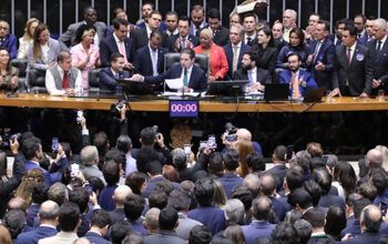 Pesquisa Quaest revela que 70% dos deputados são contra o fim da escala 6×1