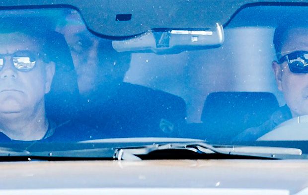 PF acha pen drive escondido, US$ 14 mil e cópia de ação contra Moraes na casa de Bolsonaro